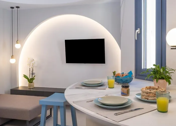Evans Luxurious Apartment 4