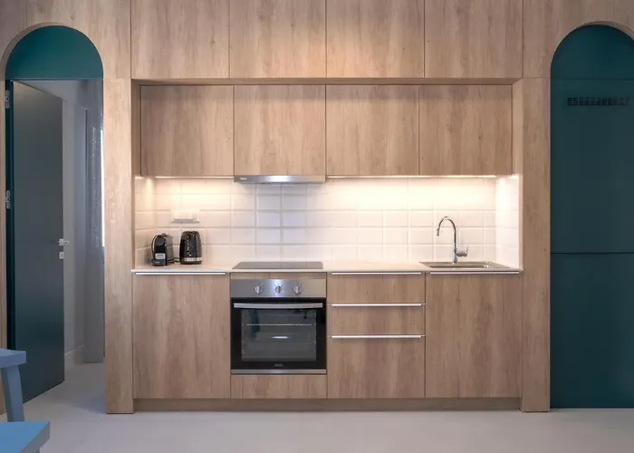 Evans Luxurious Apartment 4